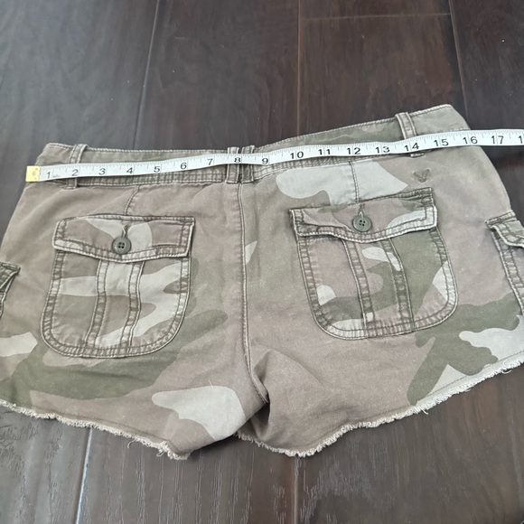 Y2K Cargo Camo Shorts Women’s Low Rise Distressed Cutoff Utility Pockets 10 - Picture 5 of 6